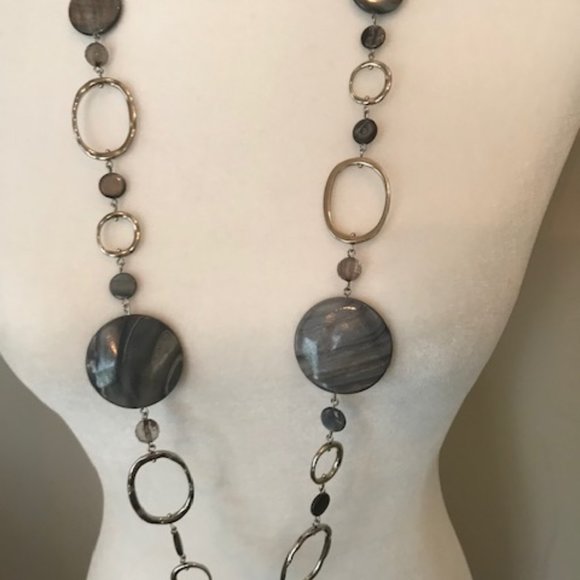 Lia Sophia - Mother-of-Pearl & Silver Necklace - Picture 3 of 9